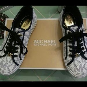 Micheal Kors shoes